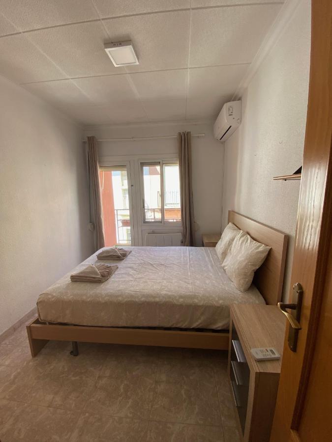 Cozy Apartment In Centre Of Alicante Near Plaza De Toros Bagian luar foto