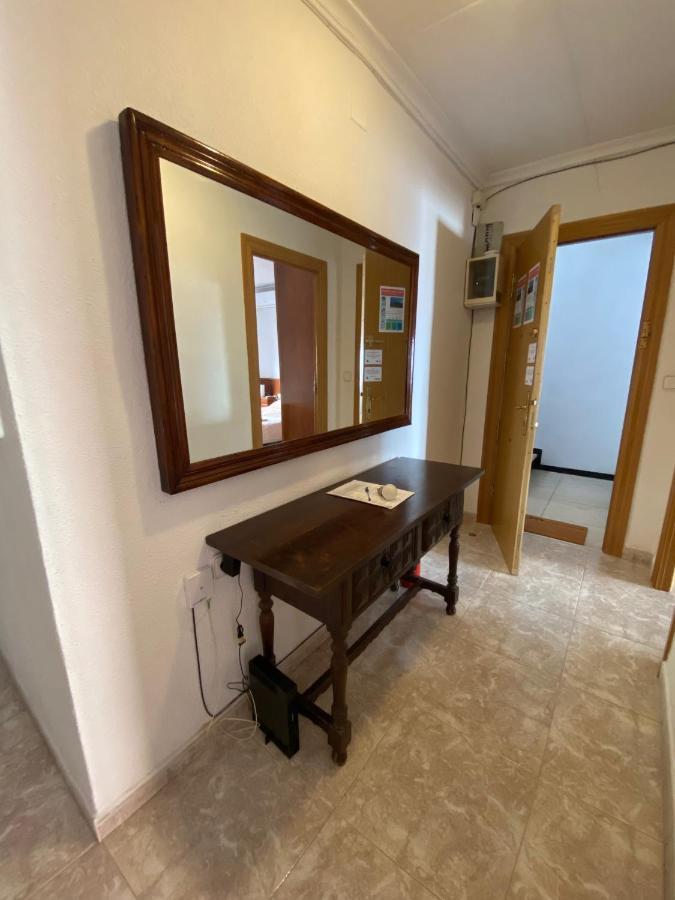 Cozy Apartment In Centre Of Alicante Near Plaza De Toros Bagian luar foto