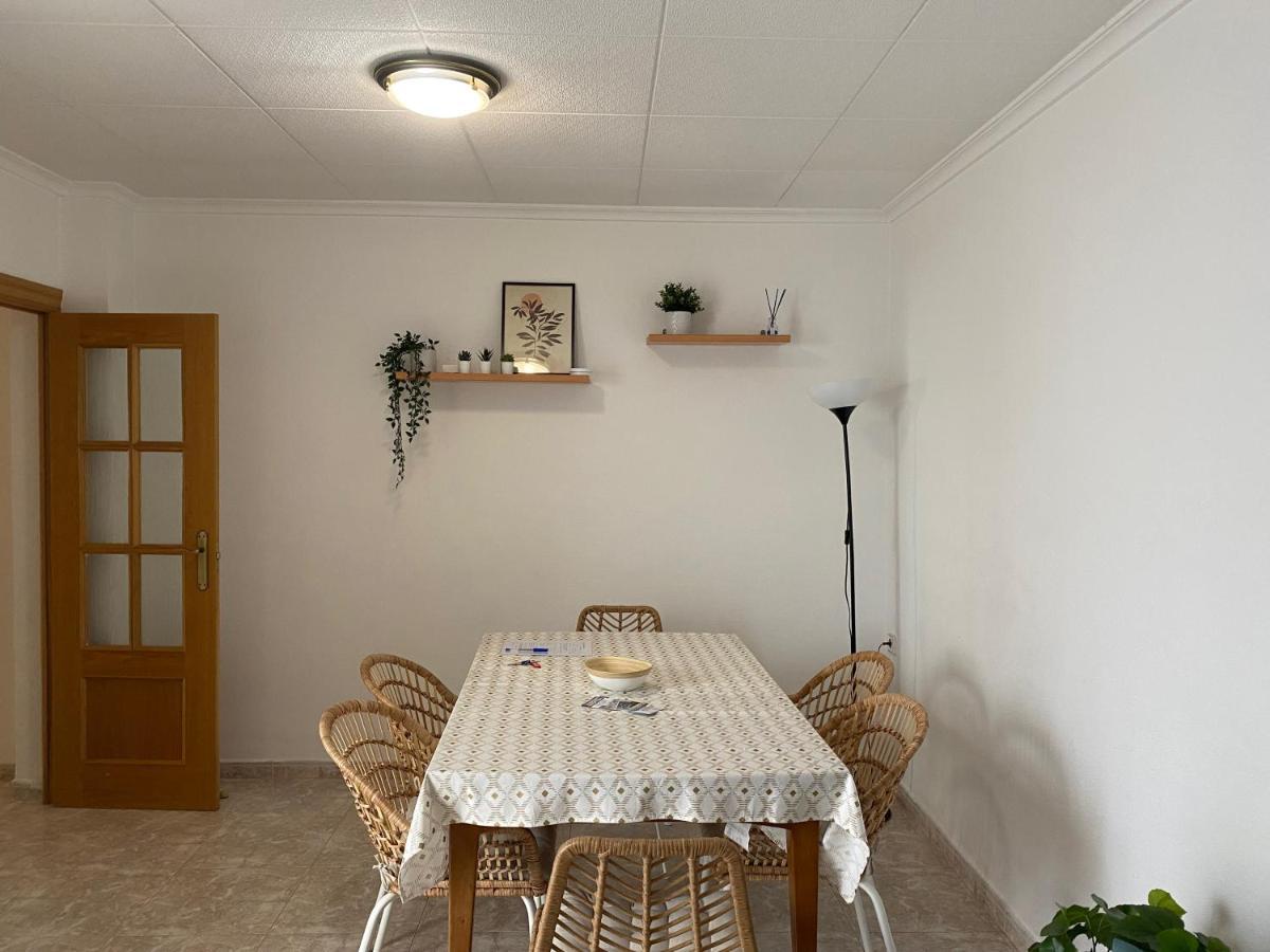 Cozy Apartment In Centre Of Alicante Near Plaza De Toros Bagian luar foto